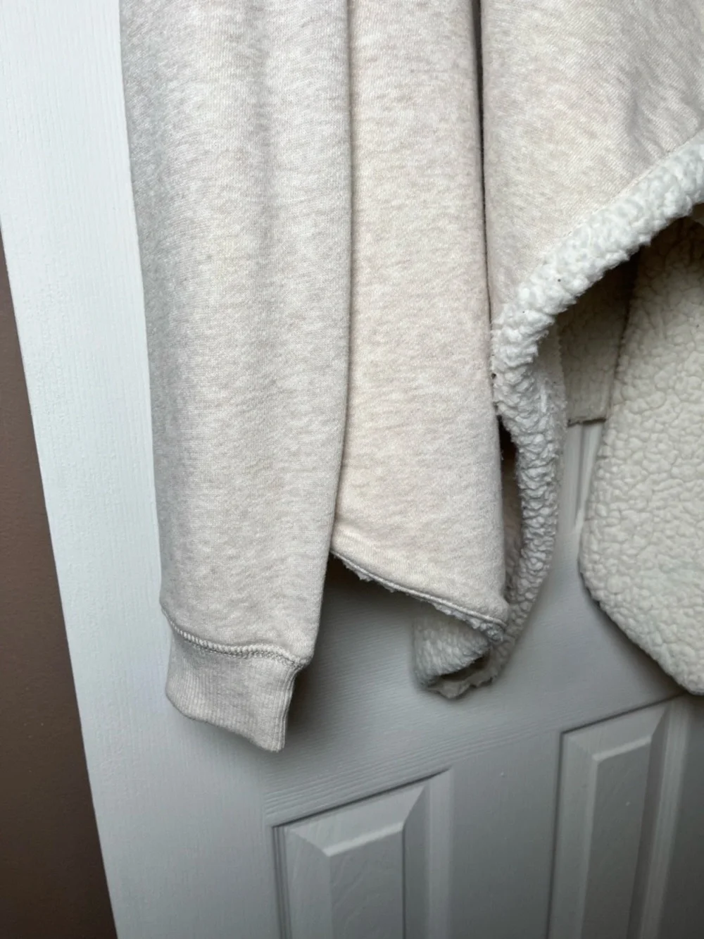 Hollister Cream Fleece Cardigan Cotton Blend Sweater  Size M